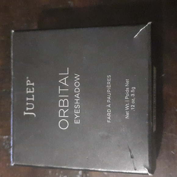 Eyeshadow - Picture 5 of 6